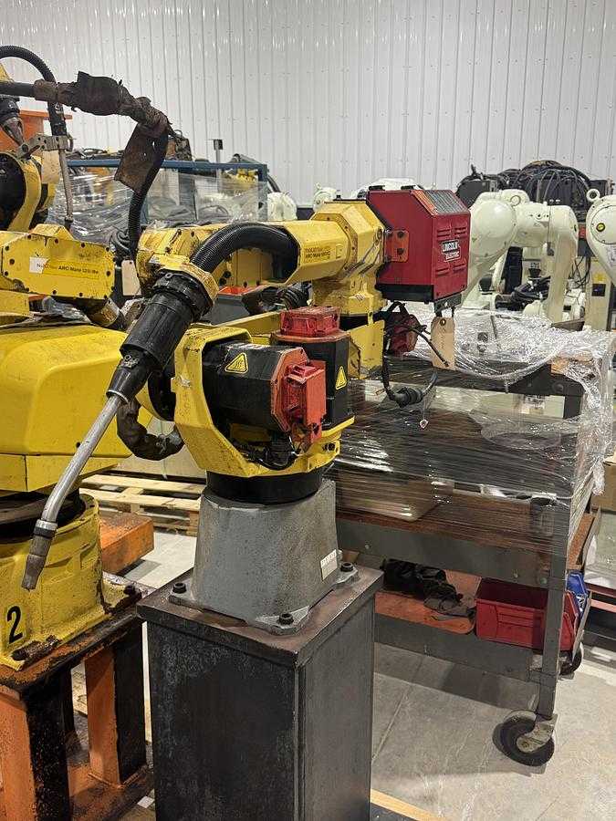 FANUC ARC MATE 100IC/12 ARTICULATED ROBOT, 12KG PAYLOAD, 1420MM REACH, R-30IB CONTROLLER - ARTICULATED ROBOTS