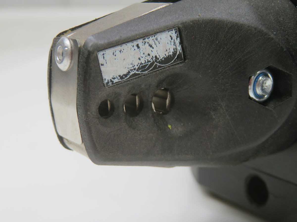 PANDUIT CTFP-40 PNEUMATIC BENCHTOP FERRULE CRIMP TOOL T269126 - TOOL STORAGE