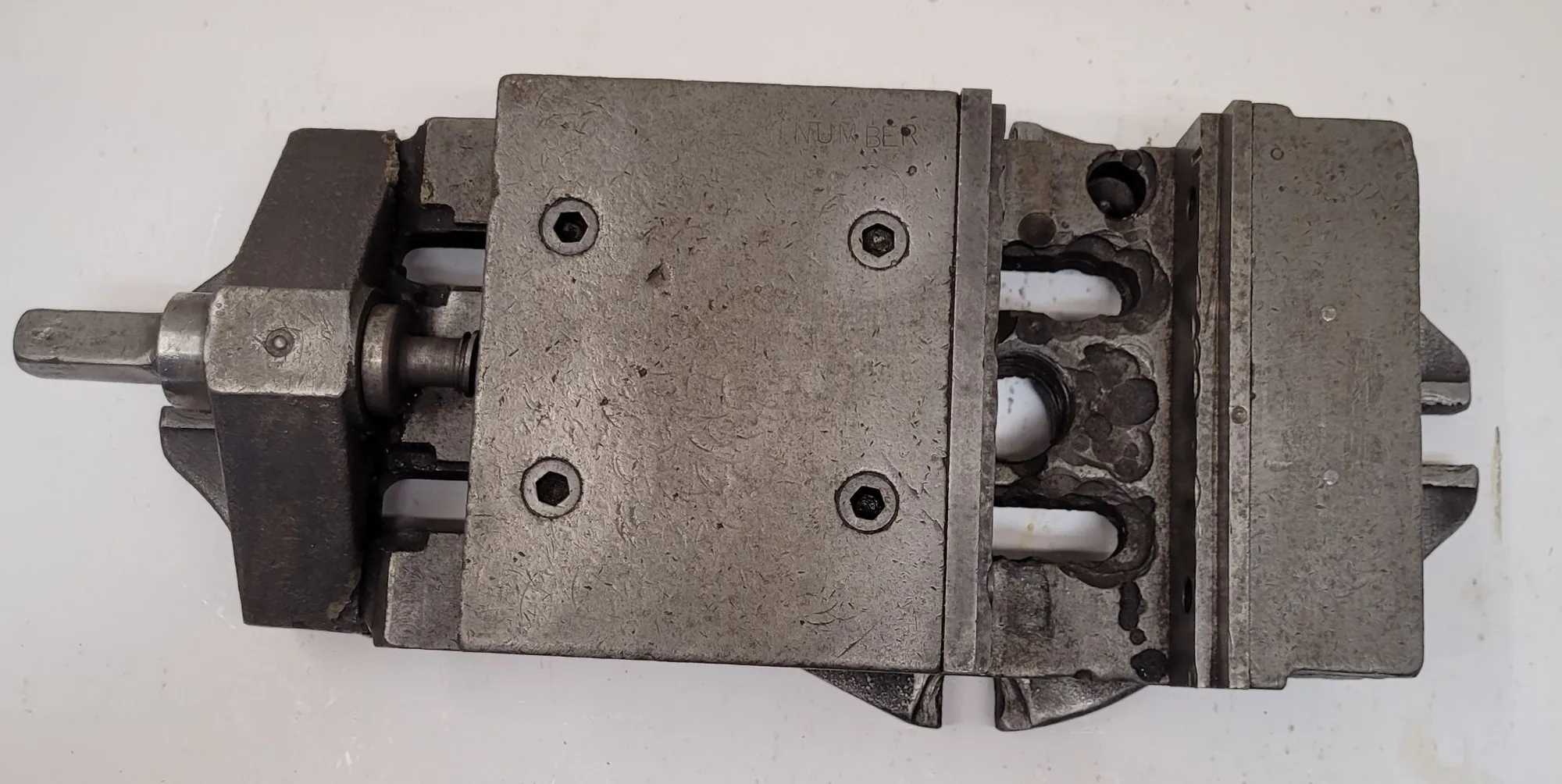 Machinist Vise, 6 Inch Jaw Opening - MACHINING ACCESSORIES & TOOLING