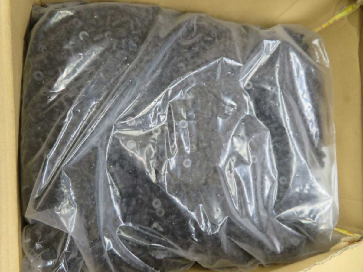 LOT OF 16000 YAZAKI 15405686 607039732 TERMINAL SLEEVE WIRE SEAL 1W 6.3 BLK T268959 - ELECTRICAL COMPONENTS