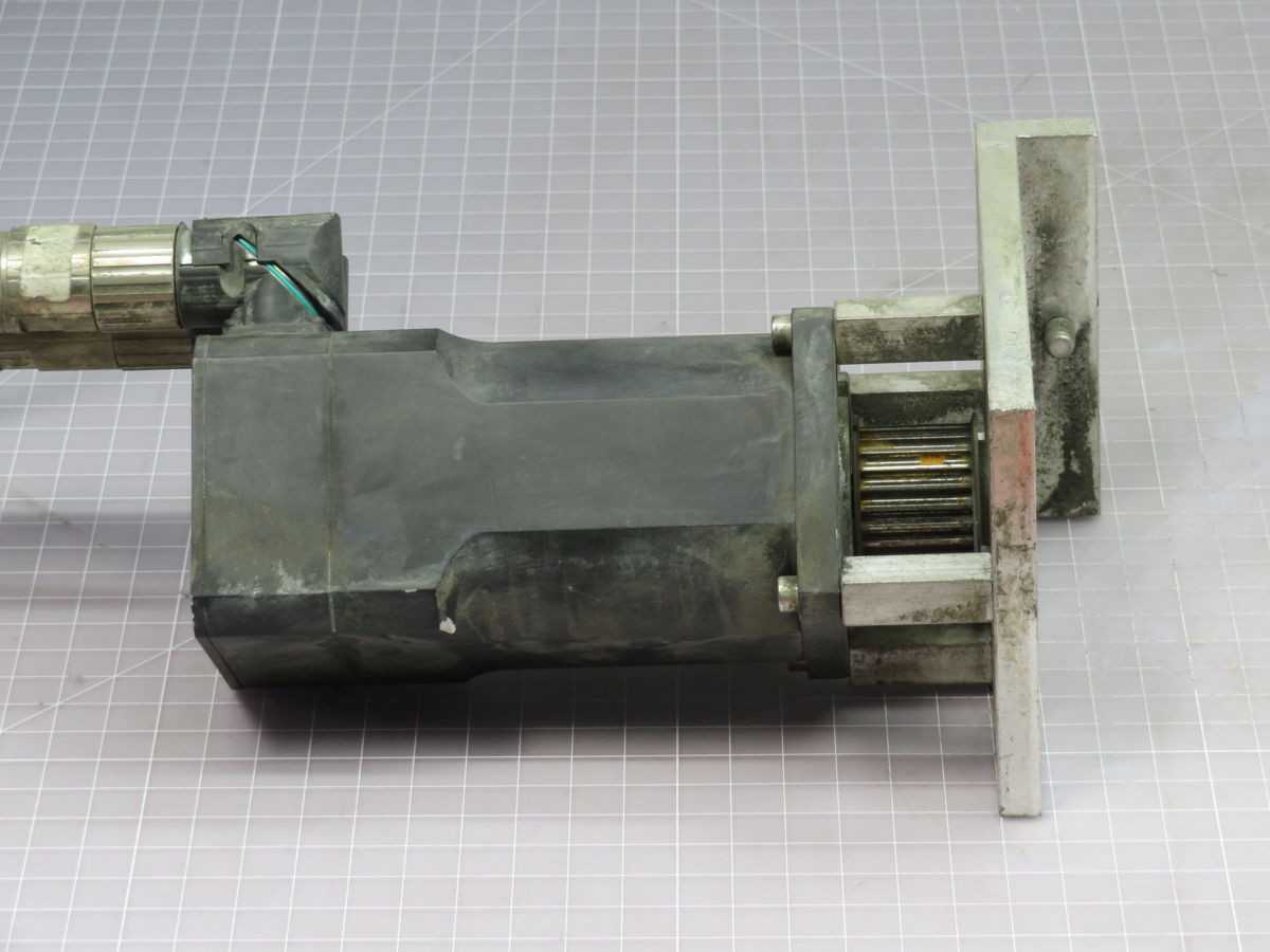 KOLLMORGEN 6SM 37L-4.000 SERVO MOTOR, 1.5A CURRENT, 0.5KW POWER, 4000 RPM SPEED, 1.5NM TORQUE, IP 64 - SERVO MOTORS