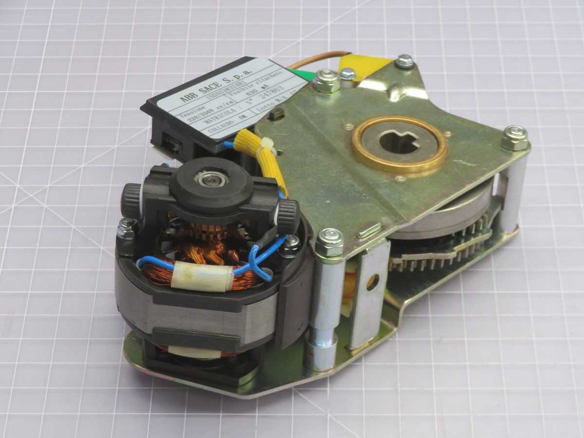 ABB 1SDA038324R1 Geared Motor Device T258838 - GEARS & RACKS