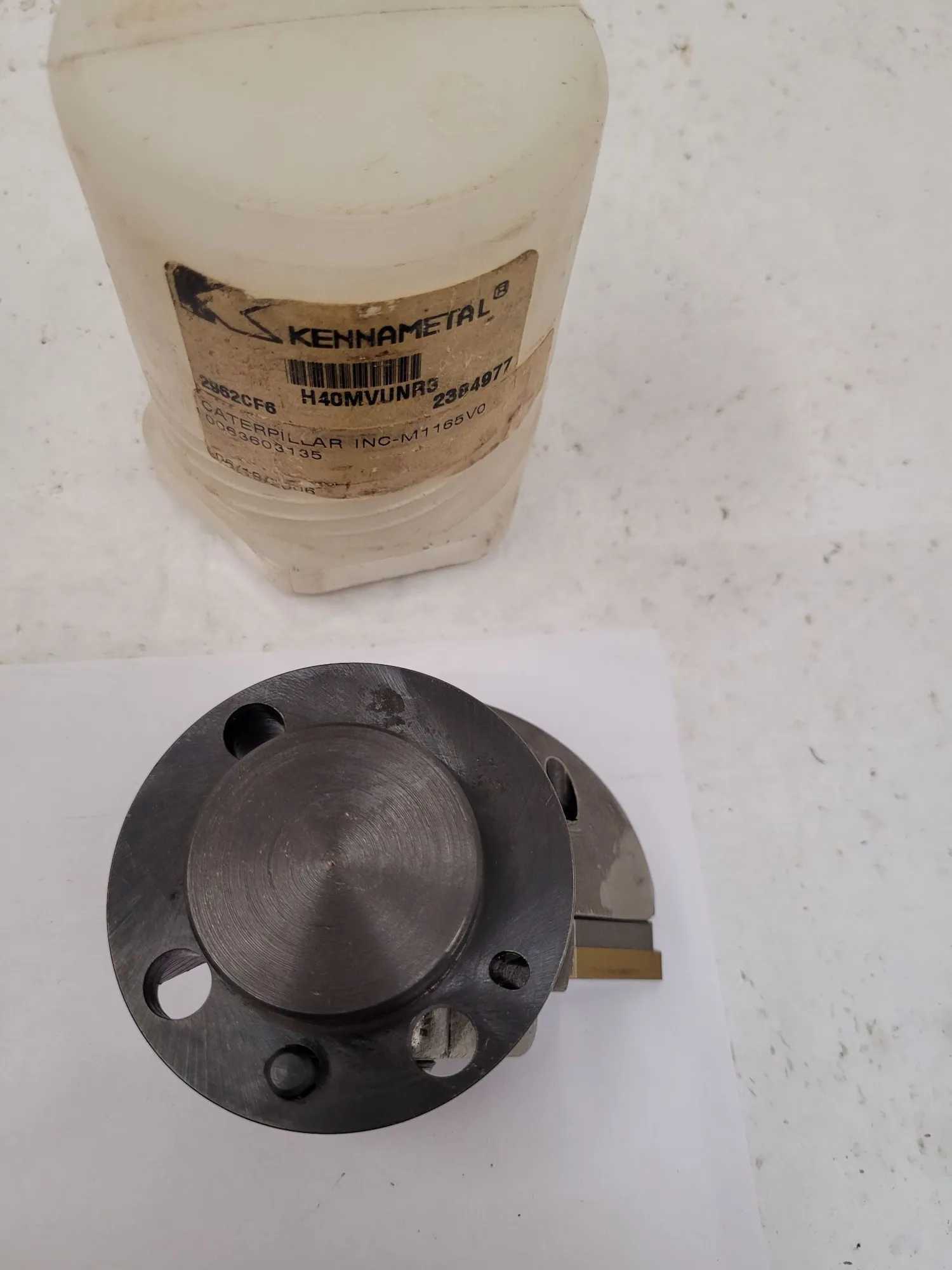 KENNAMETAL BORING HEADS LOT OF 2 (H40MVUNR3, H4DCLNL6W) 2.5" SHANK/3.25" MIN BORE - MACHINING TOOLING & PARTS