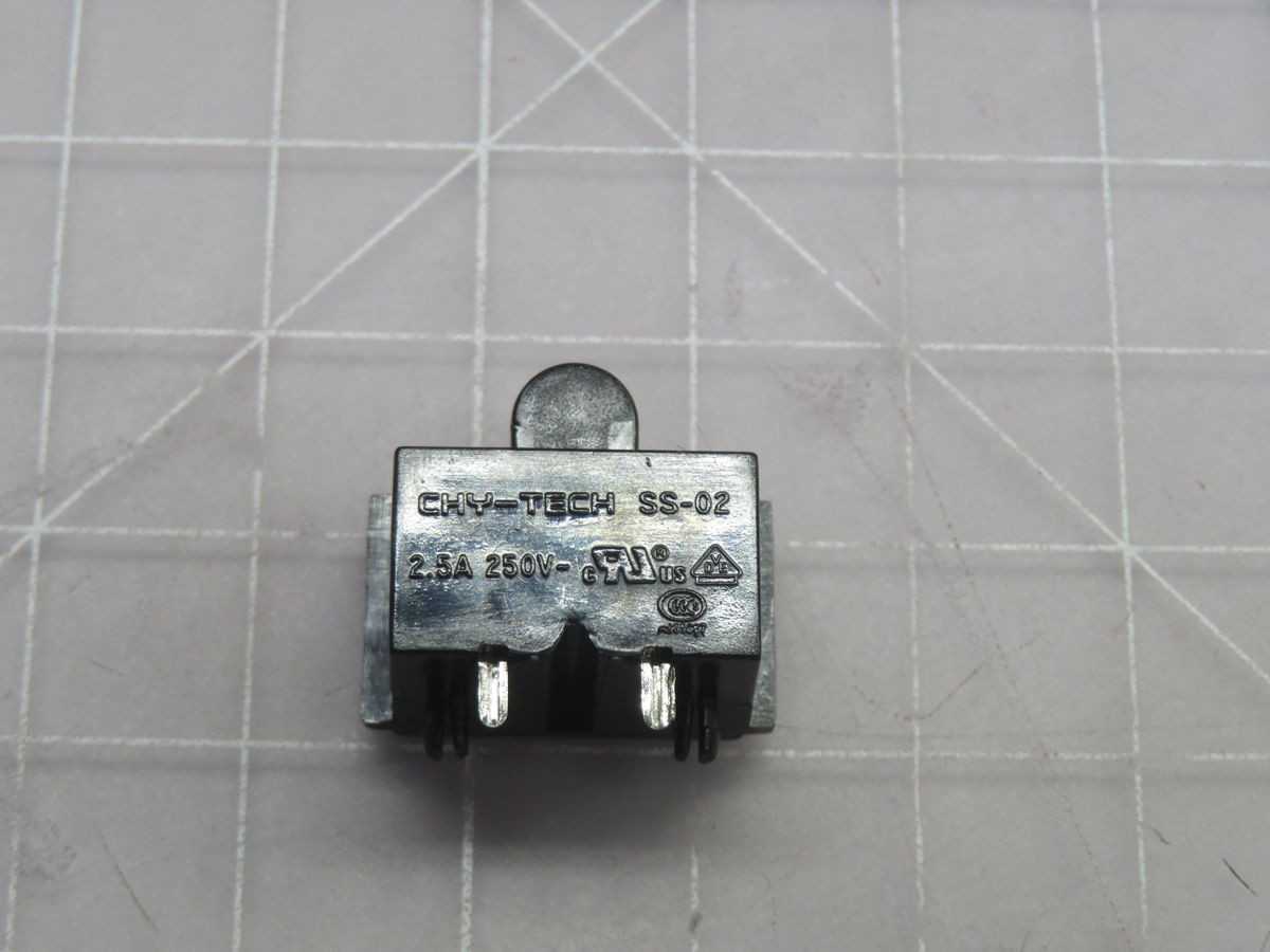 LOT OF 140 CHY-TECH 27-1010236-01 SS-02 RISC MICROPROCESSOR T205608 - ELECTRONIC COMPONENTS