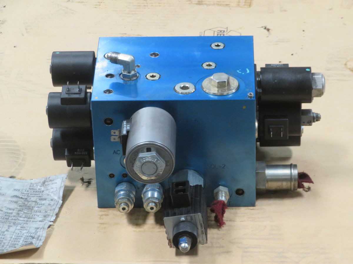 Raymond 425-C40QM Hydraulic Manifold Valve T262331 - HYDRAULIC VALVE