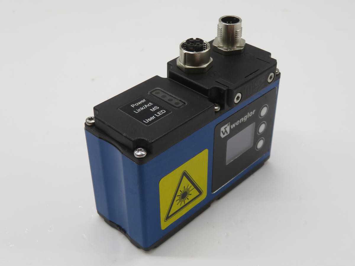 WENGLOR MLSL133 PHOTOELECTRIC SENSORS, 30-180 MM Z-RANGE, 0.05 MM RES, 1000 SCAN RATE, IP67 - SENSORS