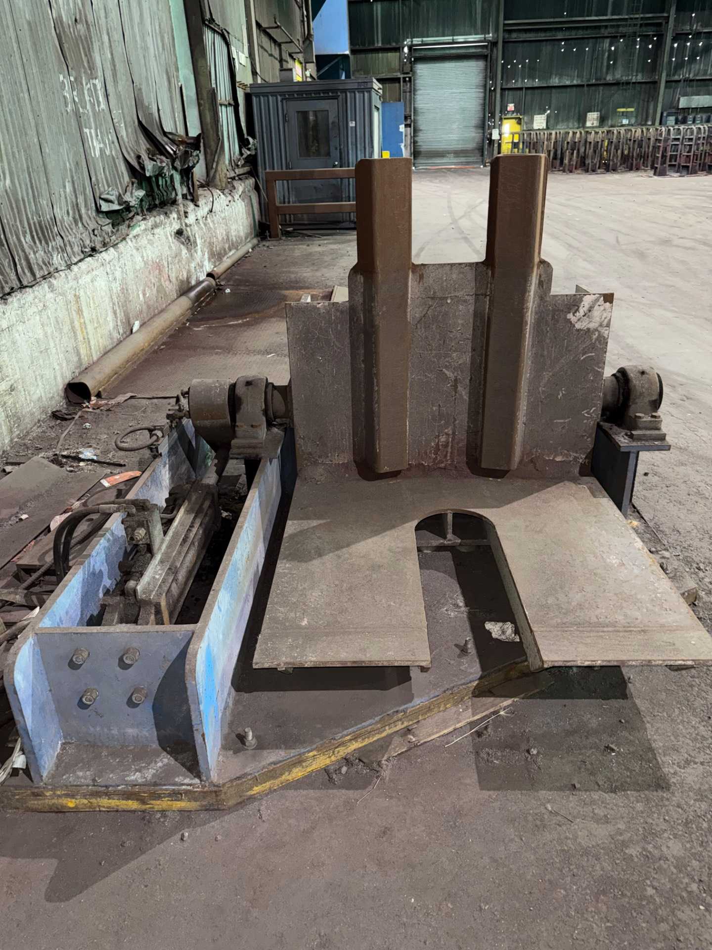 Hydraulic Material Positioning Upender - WELDING POSITIONERS