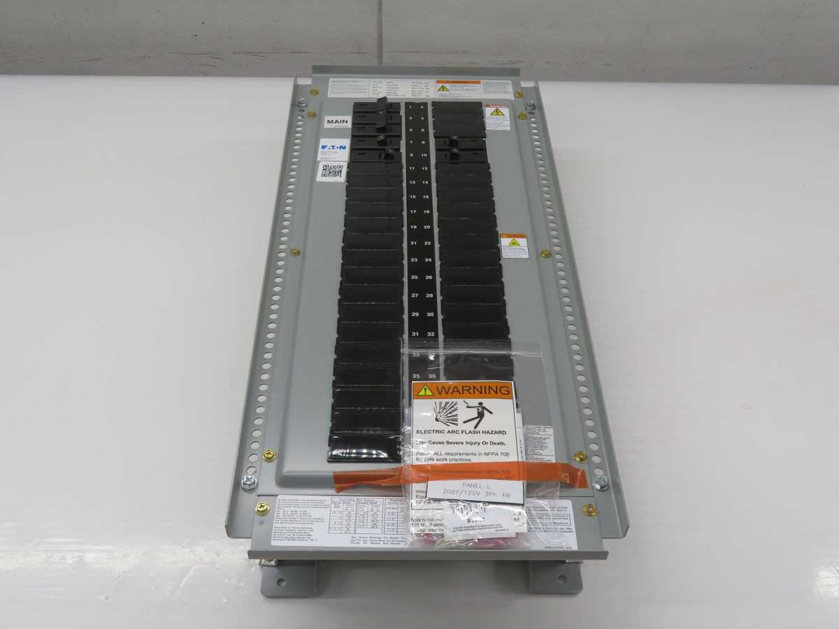 EATON PRL1A ELECTRICAL PANEL BOARDS, 100 AMP MAIN BUS, 3-PHASE, 120/208 VAC, 30 SWITCHES - PANELBOARDS