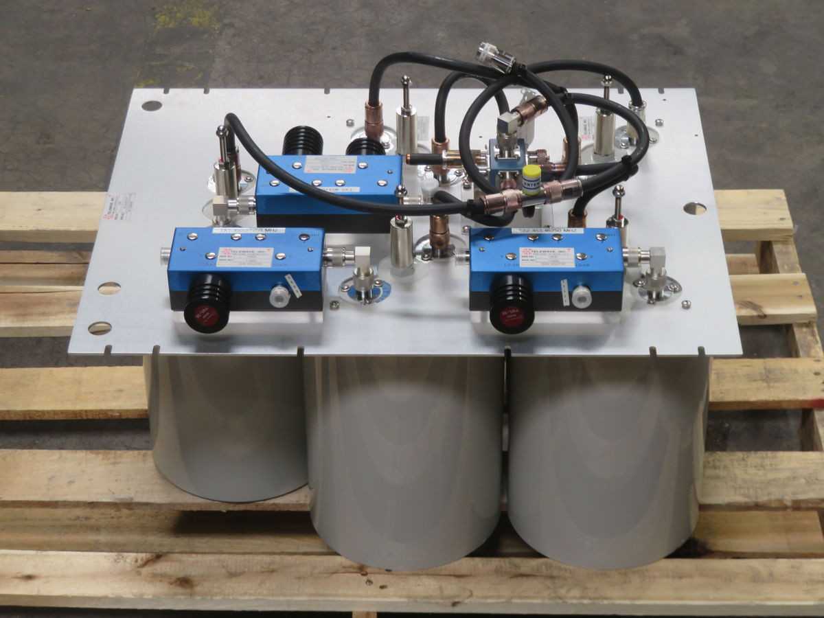 TELEWAVE TWPC-4508-1 T-4560 M108-450-ETP BANDPASS CAVITY COMBINER AND ISOLATOR T261791 - INDUSTRIAL PARTS