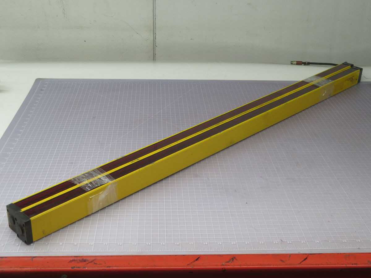 STI MS46-30-1215-Q1-X-9C1 MS46SR-30-1215-Q1-R-NC-FP-SC1 LIGHT CURTAIN EMITTER AND RECIEVER T264178 - INDUSTRIAL PARTS
