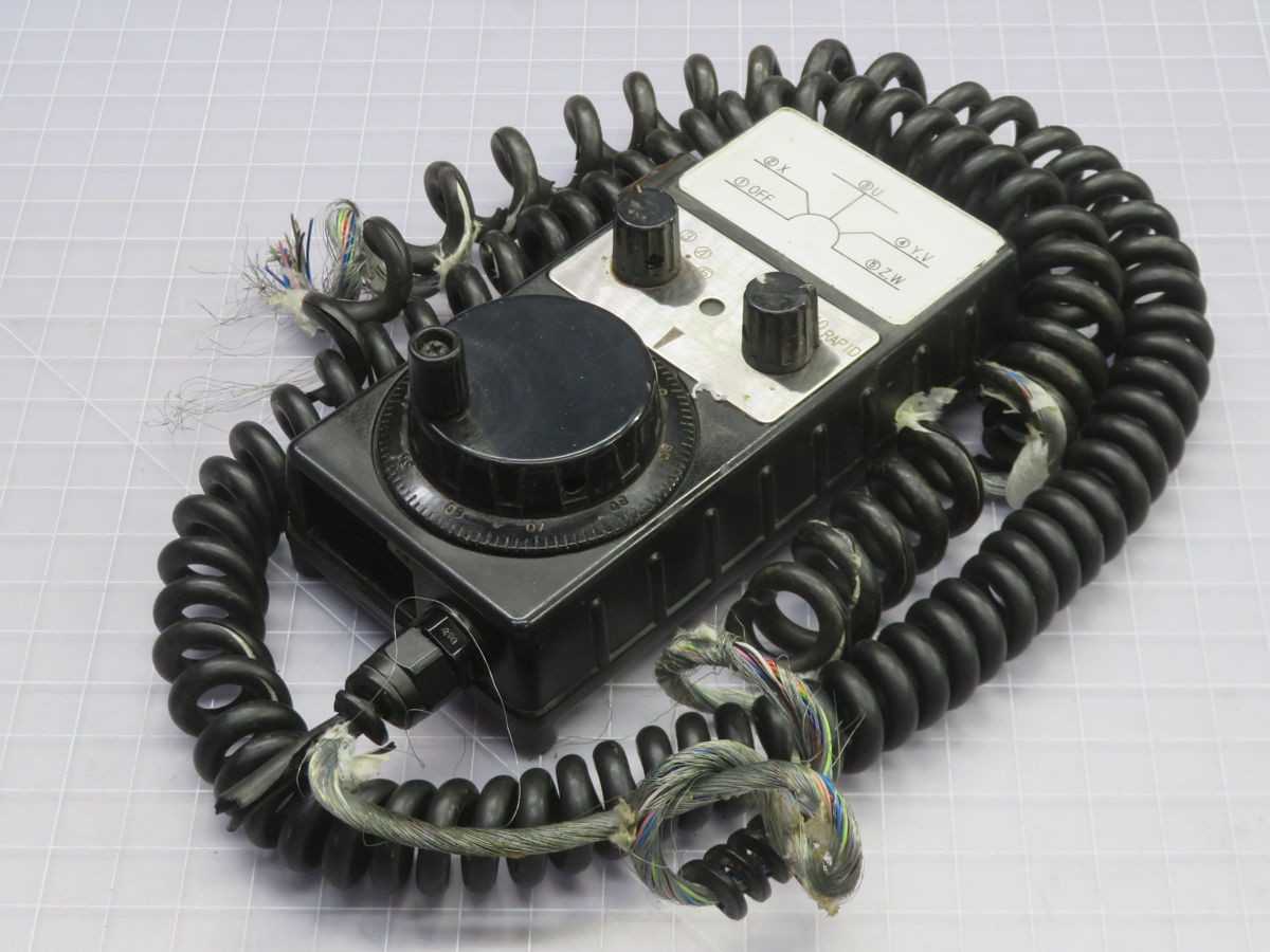 TOSOKU HM MANUAL PULSE GENERATOR T262847 - OPERATOR CONTROLS