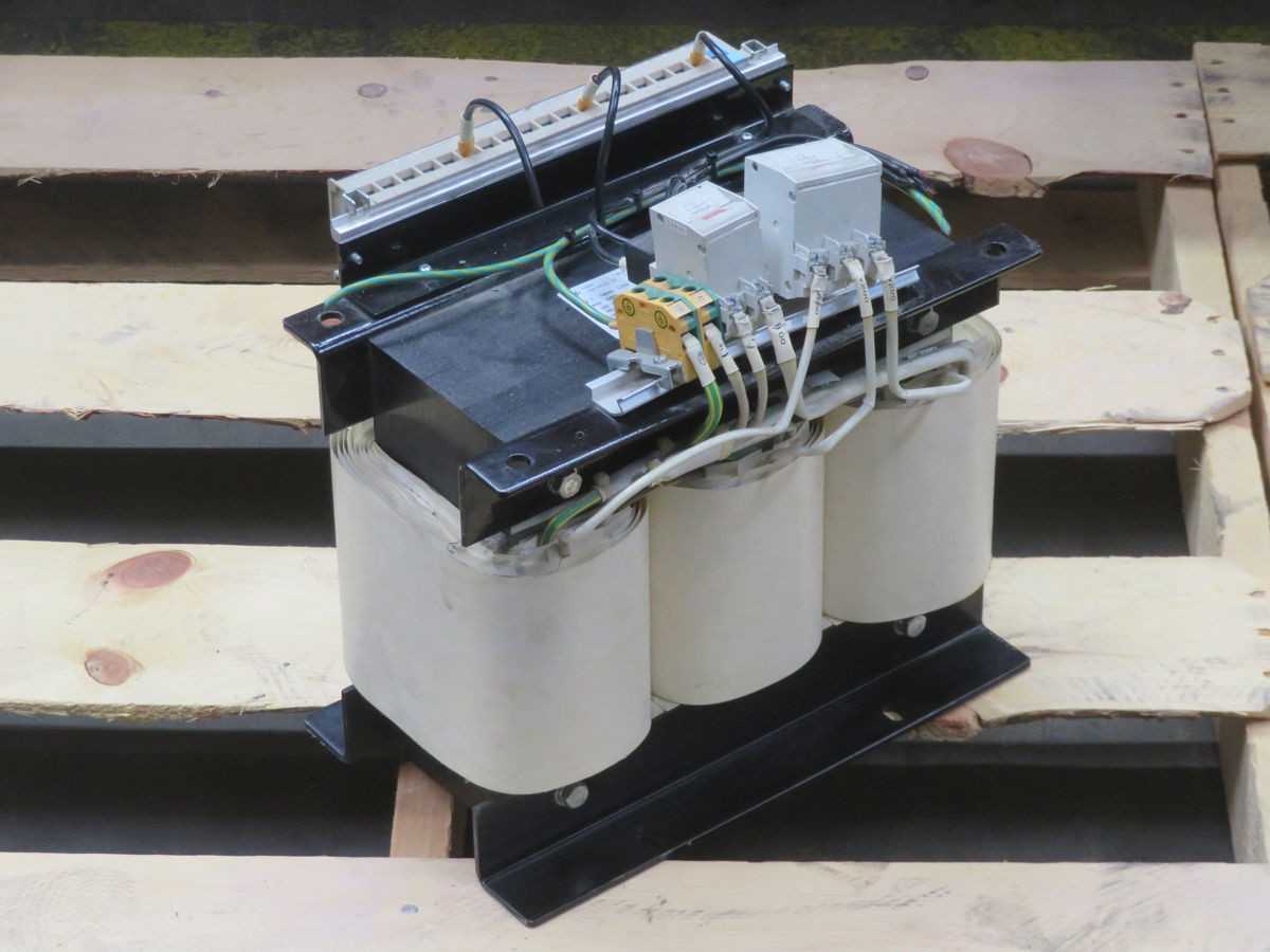 KOBISHI SZTC3U-5.7KEGM ISOLATING TRANSFORMER BH0532 - POWER TRANSFORMERS