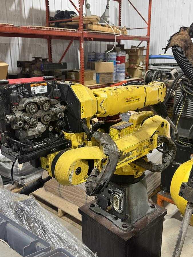 FANUC Arc Mate 100iC/12 Articulated Robot, 12kg Payload, 1420mm Reach, R-30iB Controller - ARTICULATED ROBOTS