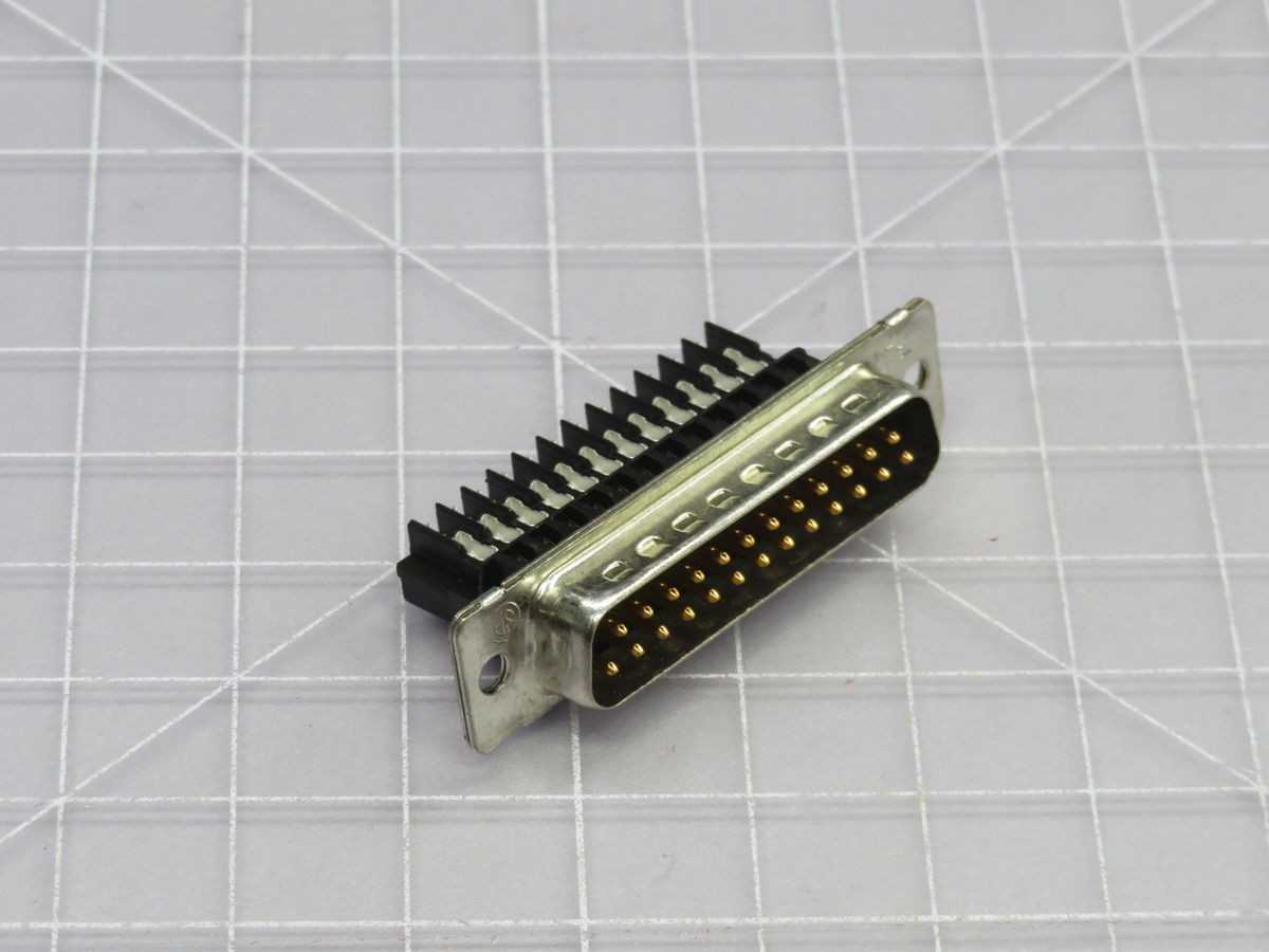 LOT OF 76 TE CONNECTIVITY 1-745496-7 25-POSITION AMPLIMITE HDE-20 SERIES D-SUB CONNECTOR T267737 - PLUGS & RECEPTACLES