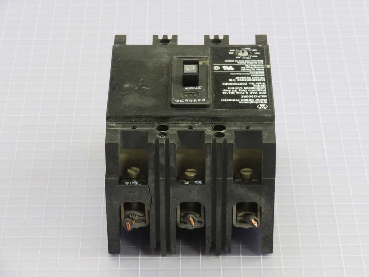 WESTINGHOUSE MCP13300RC 2607D80G05 MOLDED CASE CIRCUIT BREAKER T259199 - CIRCUIT BREAKERS