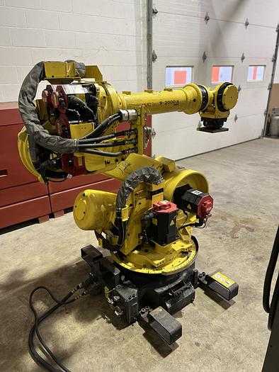 2002 FANUC R2000iA/165F Robot - 165kg Payload, 2650mm Reach, RJ3iB Controller - ARTICULATED ROBOTS
