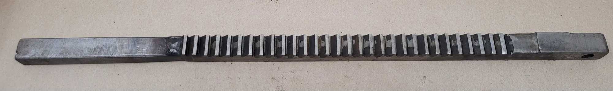 KEYSEATER BROACH - UNKNOWN BRAND - 26-5/8IN L X 1IN W - 1/2" PITCH - MACHINE TOOLING