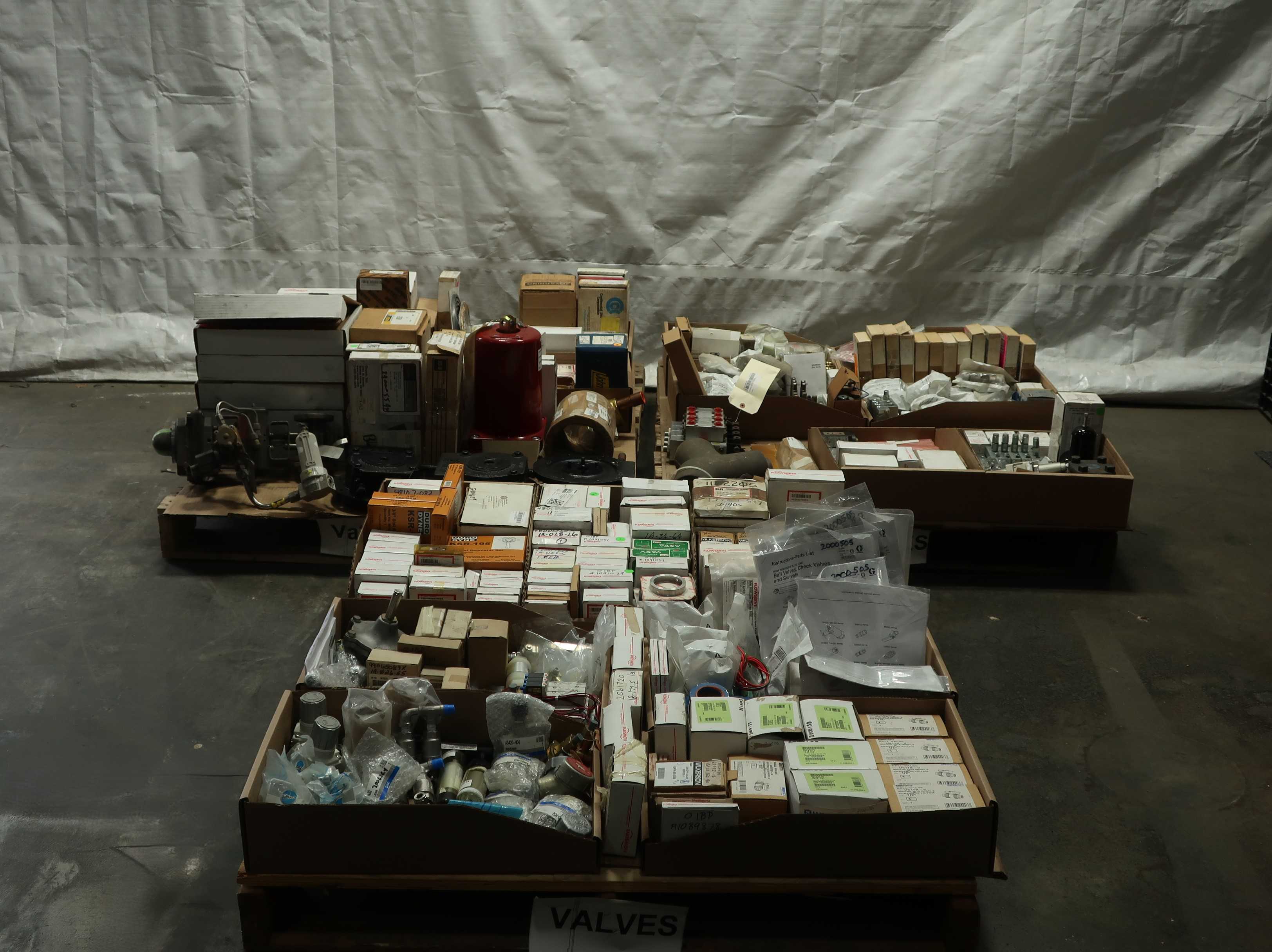 SKU 1774069 - 3 PALLETS OF ASSORTED VALVES AND VALVE ACCESSORIES - VALVES