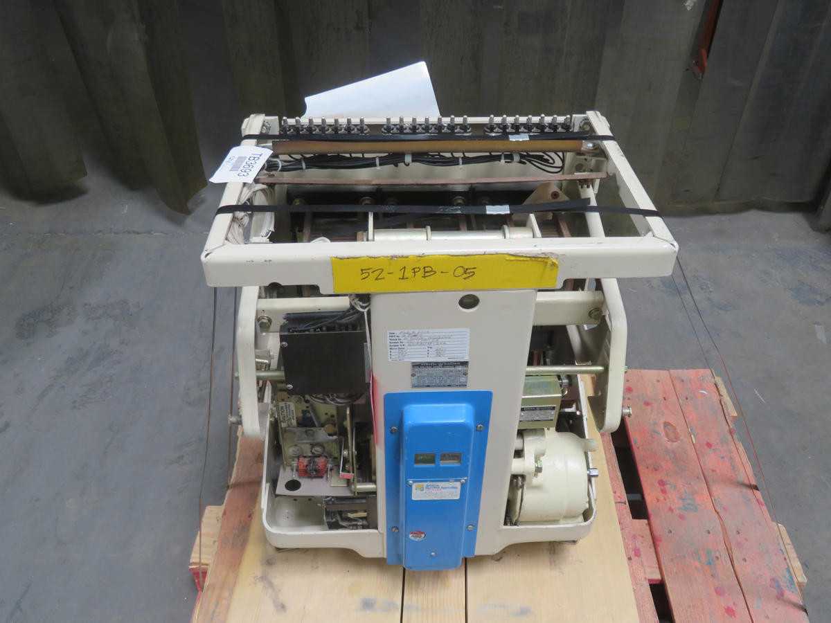 GE AK-2A-50-1 224A6148-202 CIRCUIT BREAKER, 3-POLE, AIR TYPE, 600 VAC, 1600 AMPS, 60 HZ - CIRCUIT BREAKERS