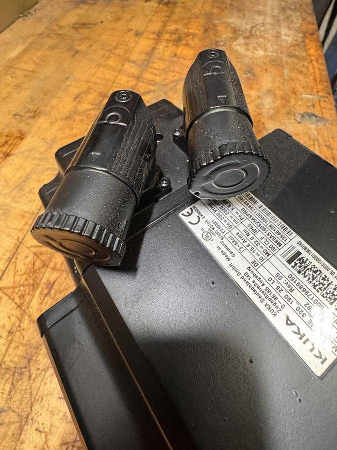 KUKA ME_320_190_25_L0 SERVOMOTOR 5.8KW 22KG ENCODER BRAKE 311082 - SERVO MOTORS