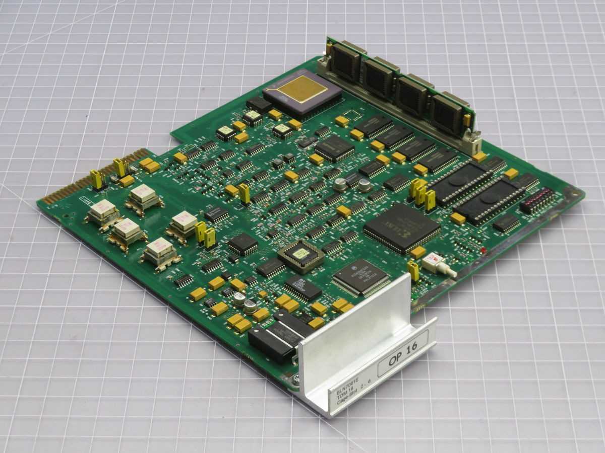 MOTOROLA BLN7061E PC CIRCUIT BOARD T261521 - PCB CIRCUIT BOARDS