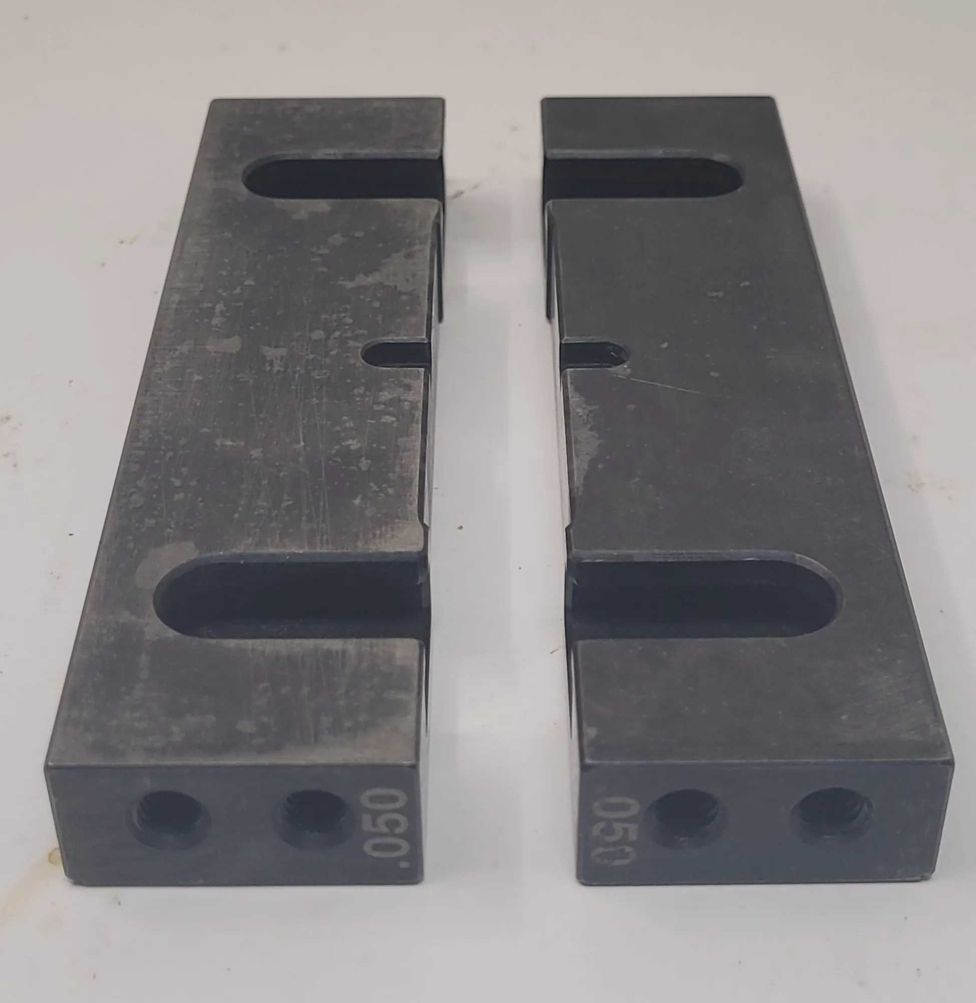 SNAP JAWS 6HSJ-050 QUICK CHANGE VISE JAWS, 6 IN VISE COMPATIBILITY, HARD STEEL, SET OF 2 - MACHINING TOOLING & PARTS