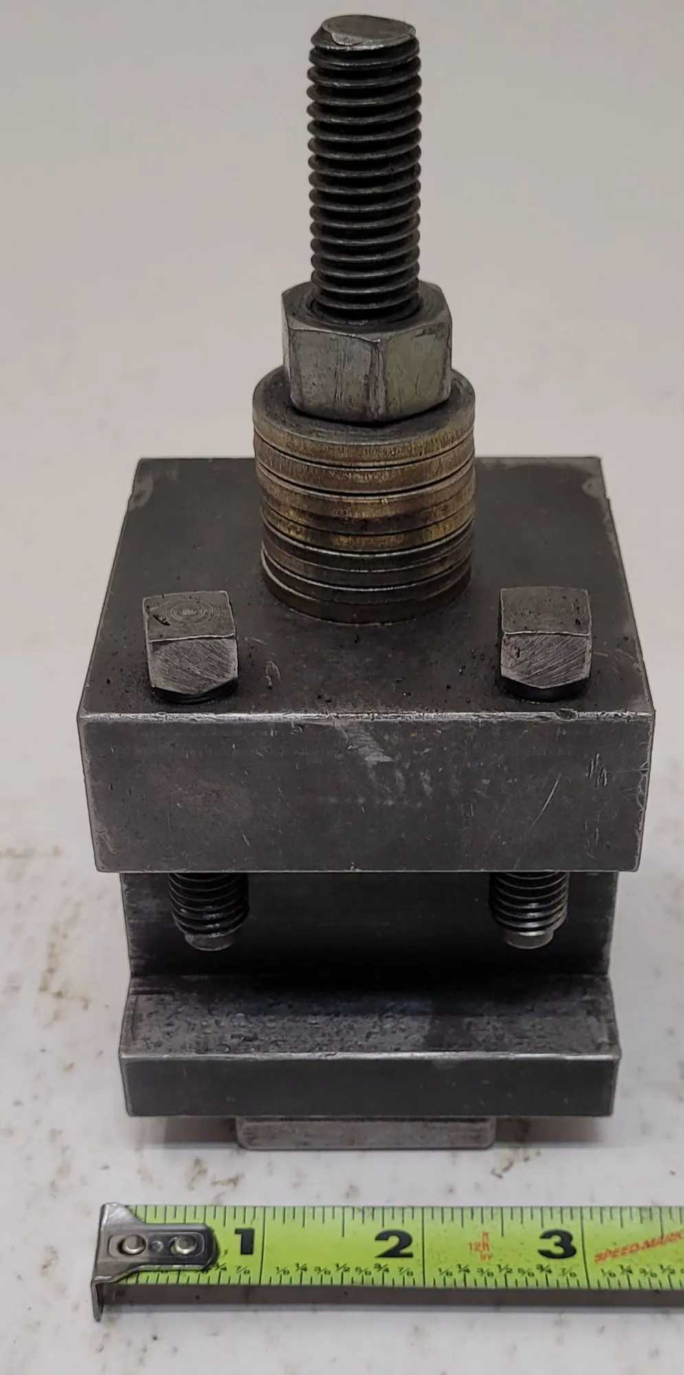 SQUARE TOOL POST HOLDER, DIMENSIONS: 3.25" W X 3.25" L X 3.25" H (W/O BOTTOM PLATE), 1.5" GAP - MACHINE TOOLING