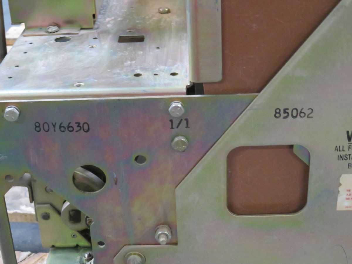 WESTINGHOUSE DS-206 CB, 3P, 600A, 2000A FR, 600V, 65/50KA@480/600V INT, SST, DRAWOUT - CIRCUIT BREAKERS
