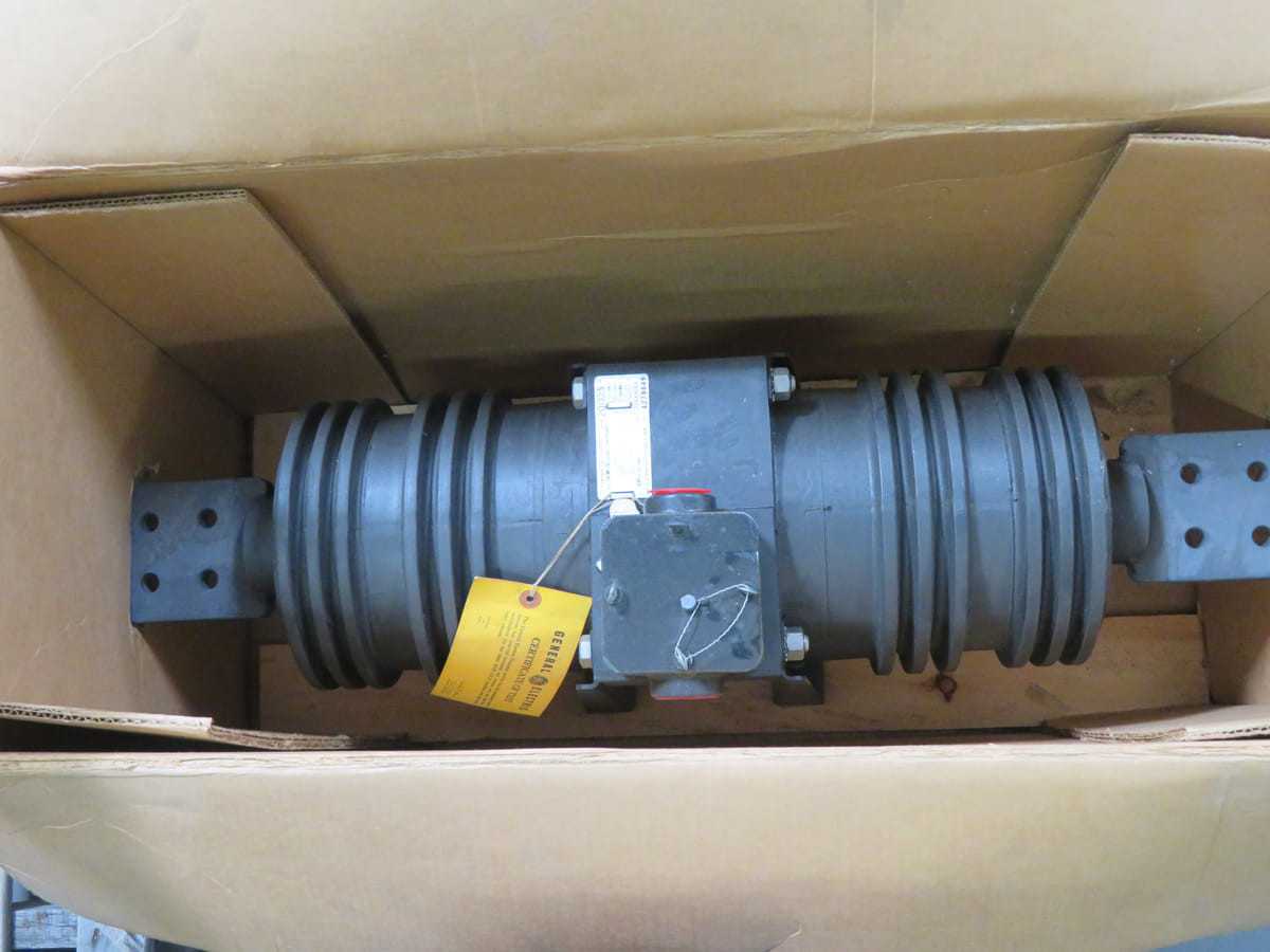 GE 755X30G5 CURRENT TRANSFORMERS, 2000:5 A RATIO, 50/60 HZ FREQUENCY, 110 KV CLASS, 550 KV BIL - POWER TRANSFORMERS