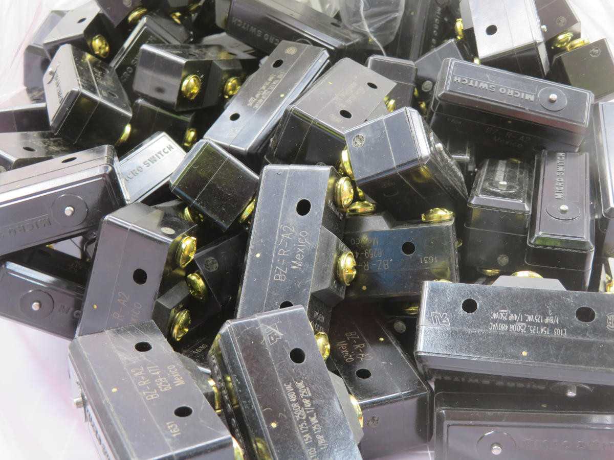 LOT OF 175 HONEYWELL BZ-R-A2 BASIC SWITCH - SWITCHES