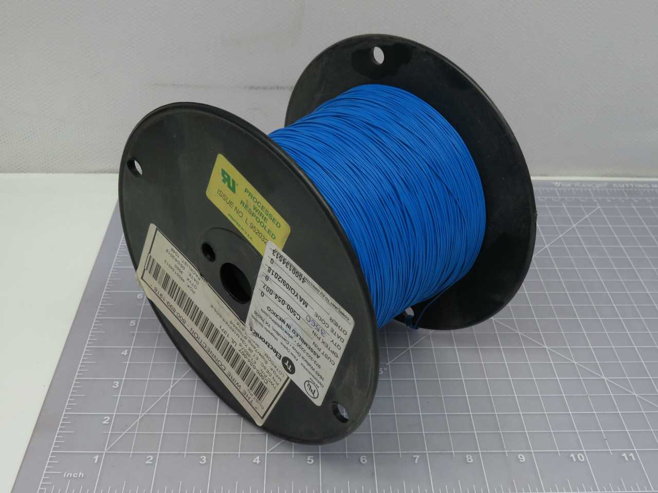 TT ELECTRONICS ET-2607-6 C500-054-007 UL 1371 BLUE WIRE CABLE SIZE 26 7/34 3500 FT T172388 - ELECTRICAL WIRE