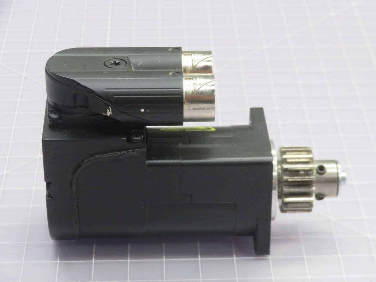 BR AUTOMATION 8LVA13.R0030D000-0 SERVO MOTOR BH0833 - INDUSTRIAL PARTS