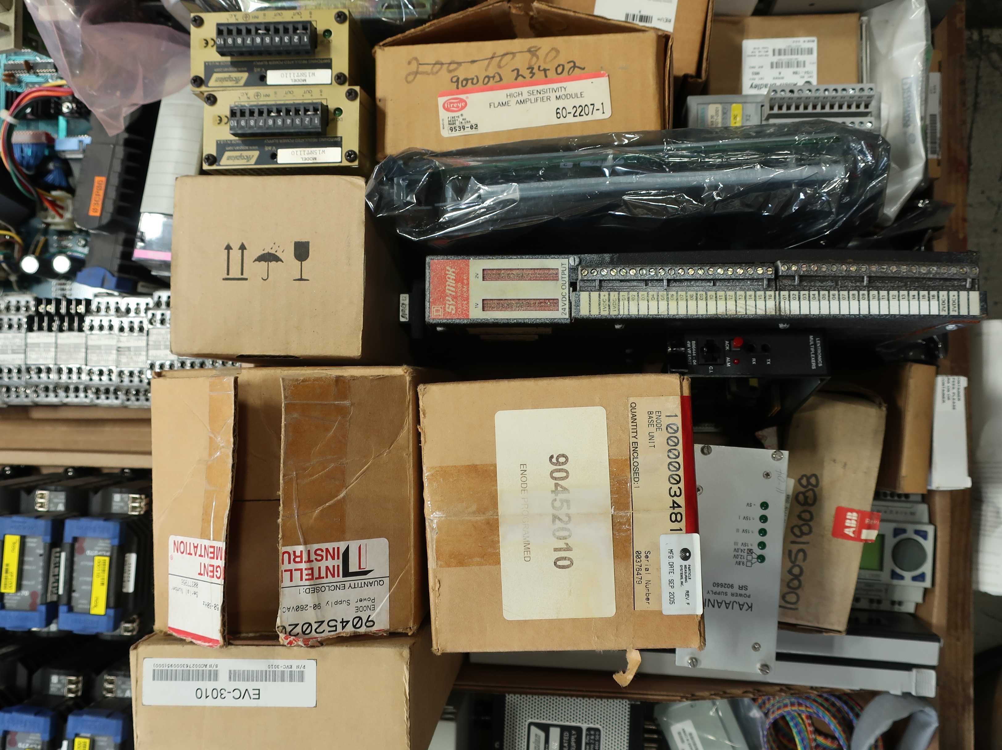 SKU 1771216 - 5 PALLETS OF ASSORTED MODULES - AUTOMATION & CONTROLS