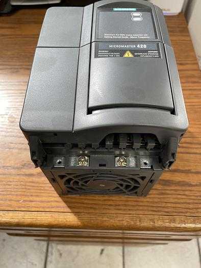 SIEMENS MICROMASTER 420 6SE6420-2UD22-2BA1 AC VFD DRIVE 2.2 KW - AC VFD DRIVES