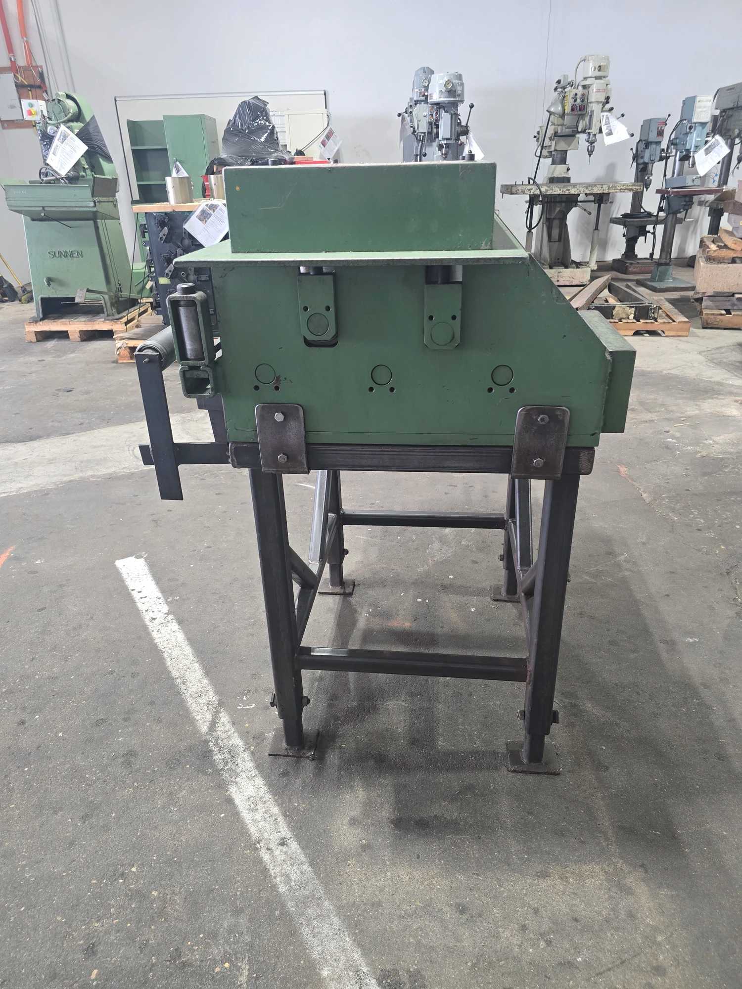 COE PRESS EQUIPMENT HS5-30 30" MANUAL PULL THROUGH STRAIGHTENER WITH ADJUSTABLE ROLLERS ON STAND - MACHINING TOOLING & PARTS