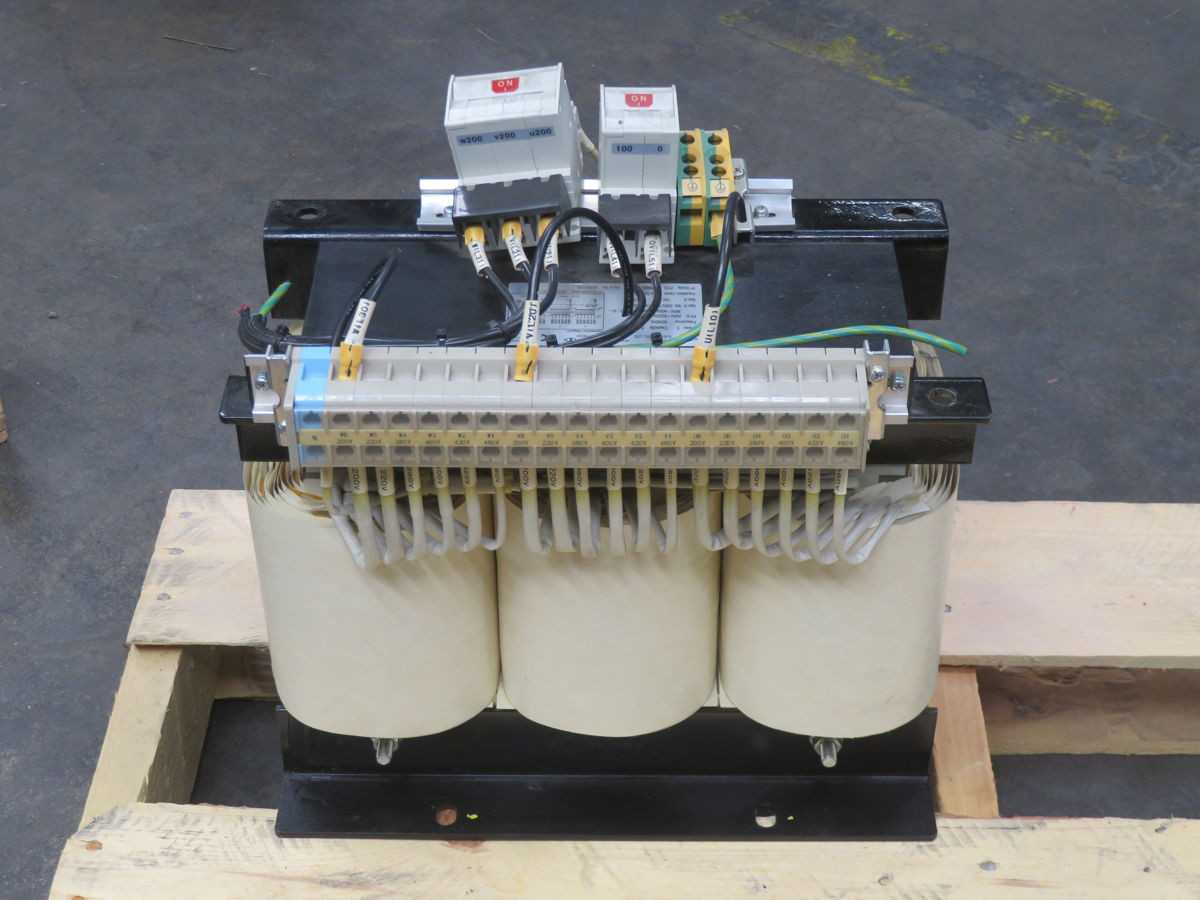 KOBISHI SZTC3U-5.7KEGM ISOLATING TRANSFORMER BH0532 - POWER TRANSFORMERS