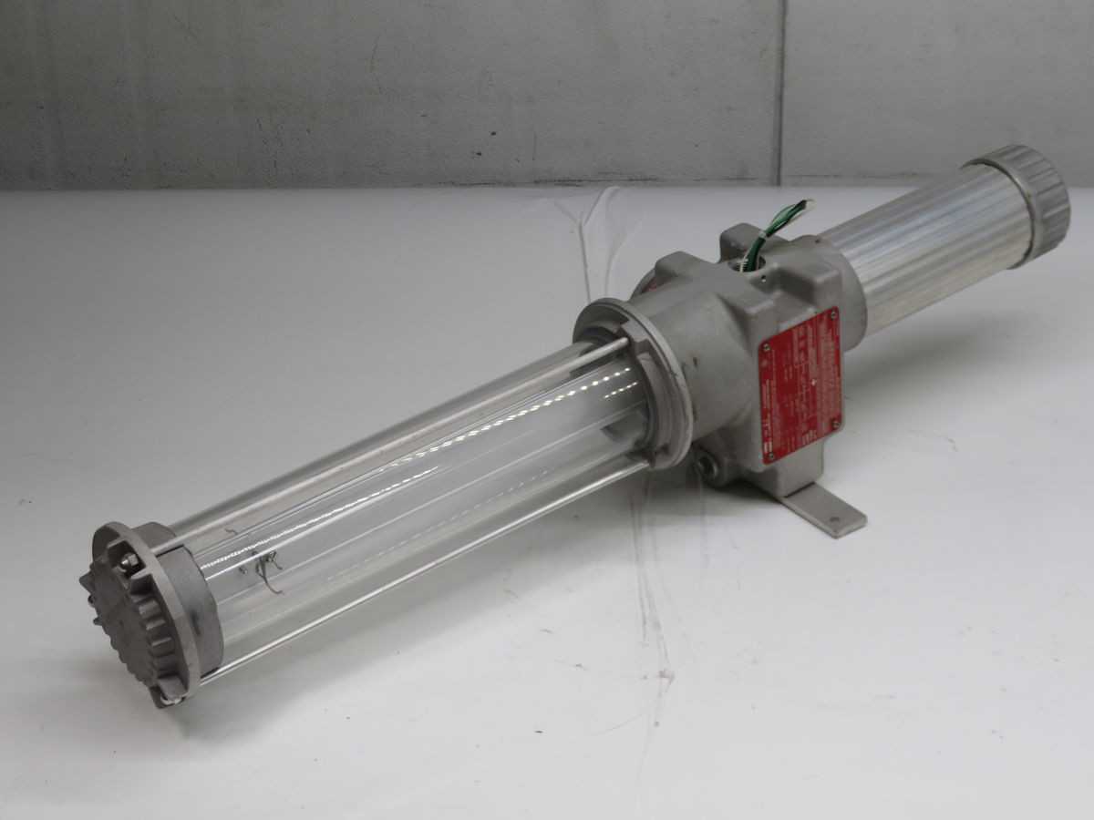 CROUSE HINDS EVFT22320, EXP-PROOF LIGHT, 150-200W LAMP, HAZLOC, NEMA, PENDANT - LIGHT FIXTURES