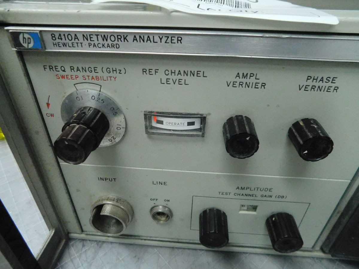 HP 8410A VINTAGE NETWORK ANALYZER M6830 - ANALYZER