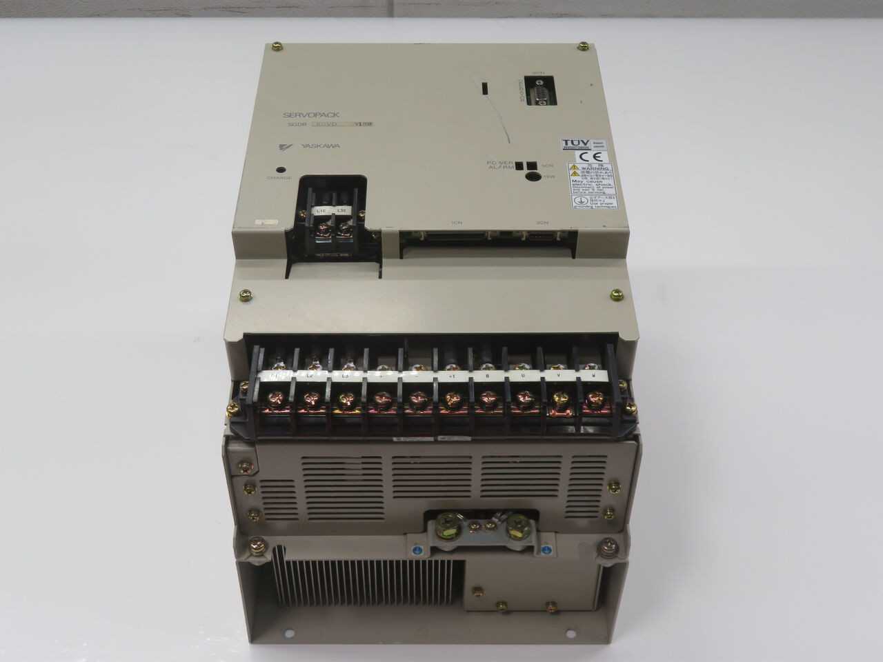 YASKAWA SGDB-60VDY189 SERVOPACK DRIVE, 200-230VAC INPUT, 32A INPUT, 40A OUTPUT, 0-55C TEMP - SERVO