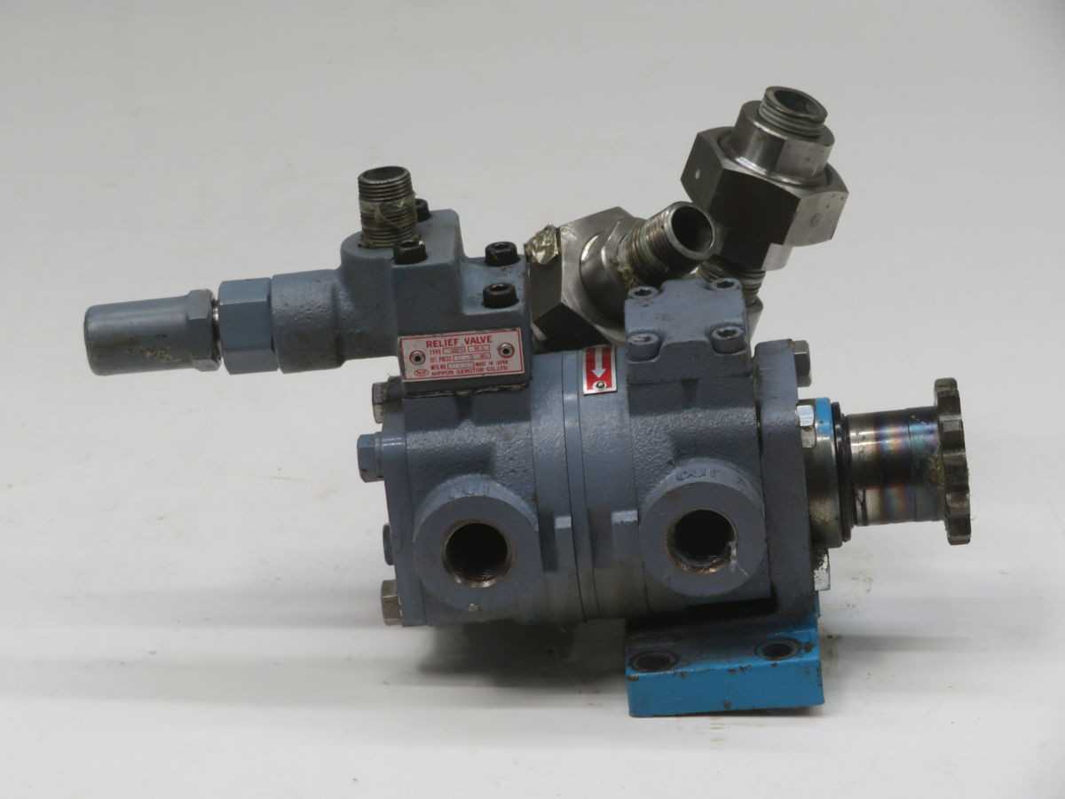 NIPPON TOP-206HBM LUBRICATING GEAR PUMP T263362 - GEAR PUMP