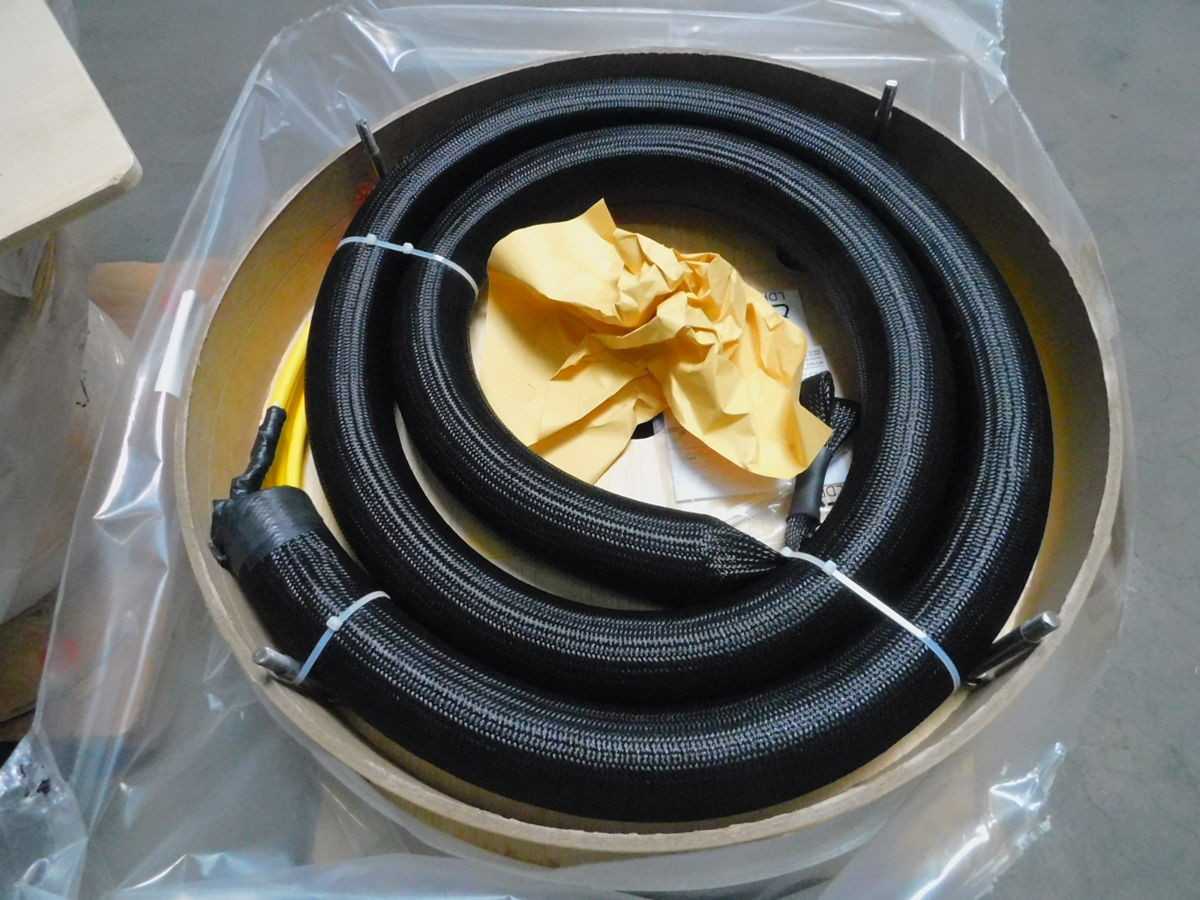 COMMSCOPE UJGQPQPTM-JFK330 FIBER TRUNK CABLE ASSEMBLY 144-FIBER SINGLE MODE 330FT M7553 - FIBER OPTIC CABLE
