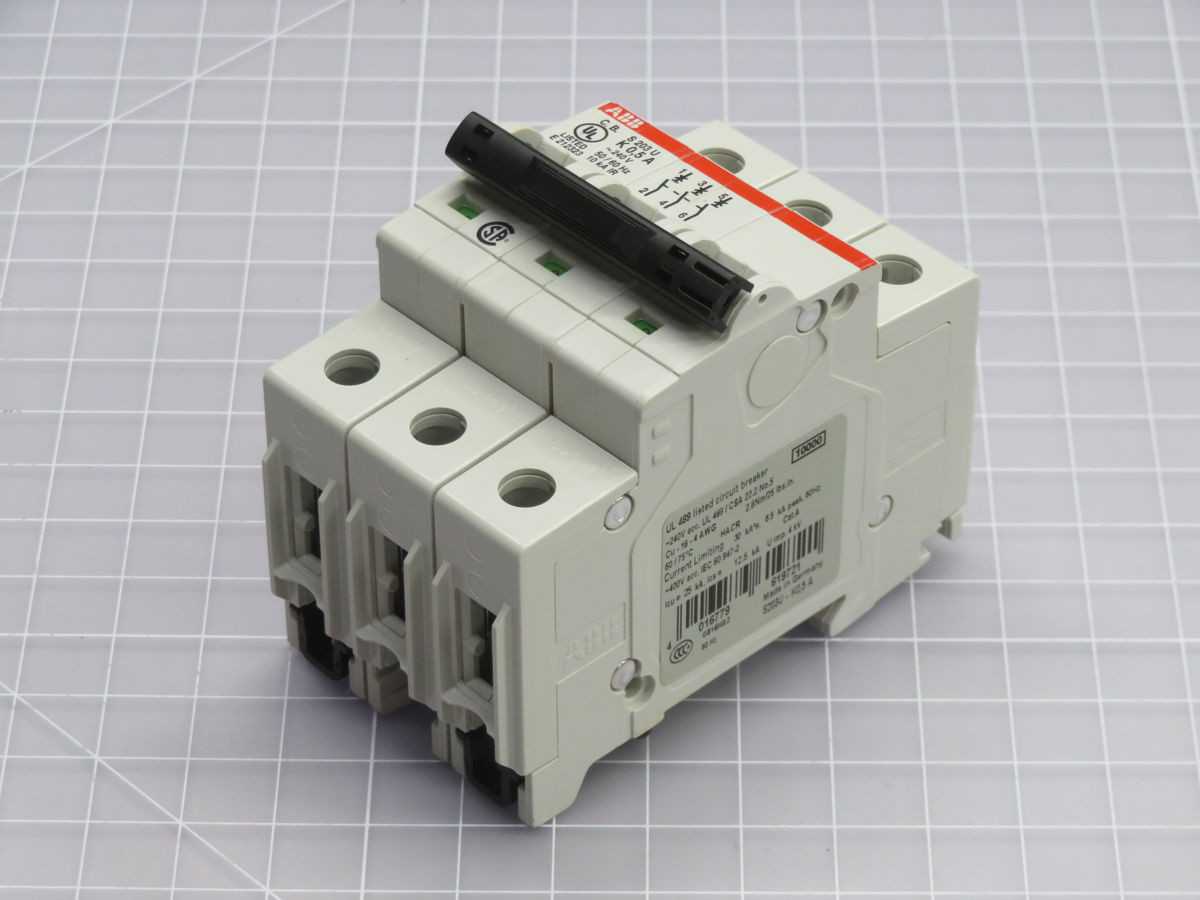LOT OF 3 ABB S 203U - K0,5 2CDS273417R0157 CIRCUIT BREAKER T260570 - CIRCUIT BREAKERS