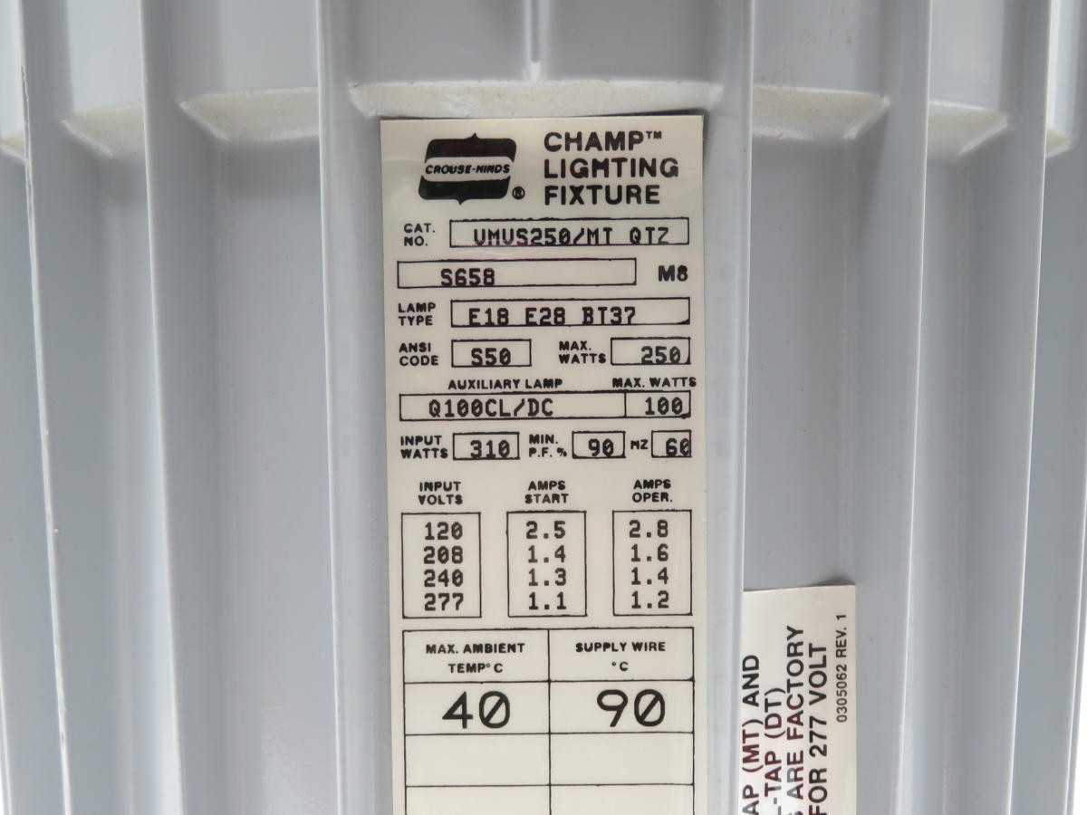 CROUSE HINDS VMVS250/MT LUMINAIRE, 250W MH LAMP POWER, 120-277V VOLTAGE, 60HZ FREQUENCY - LIGHT FIXTURES