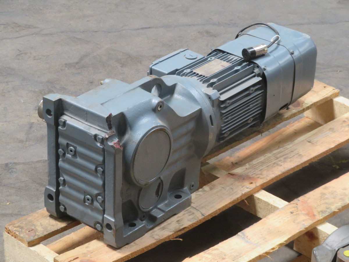 SEW Eurodrive K77 DRE90L4BE2/ASE1/TH/AS7H Motor T263302 - GEAR REDUCERS