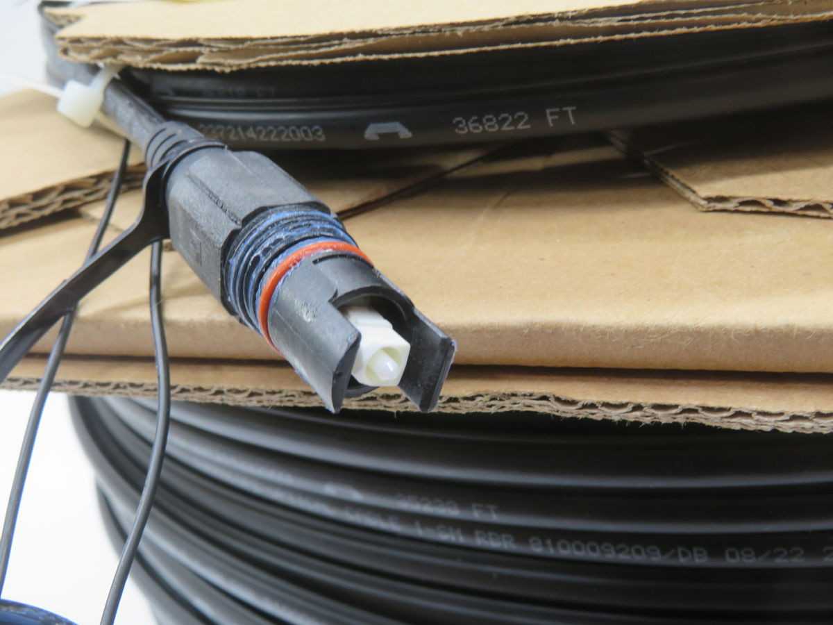 COMMSCOPE FHD-HJ1D-1850F FIBER OPTIC CABLE T266872 - FIBER OPTIC CABLE