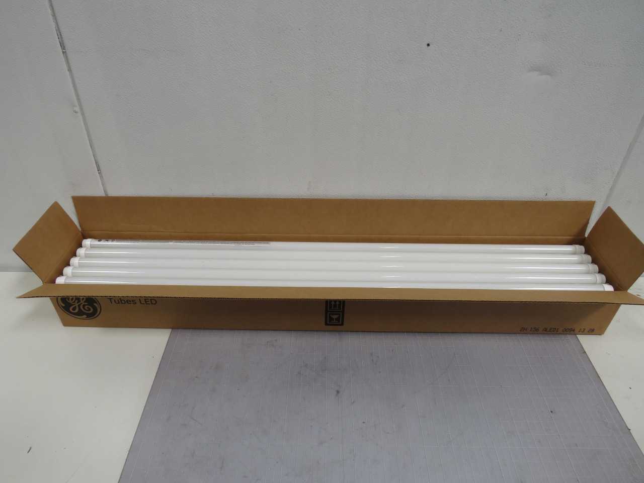 LOT OF 1200 GE 91496 LED21T8/G4/835US
 T8 18 WATT LED STRAIGHT TUBE 48 INCH MEDIUM BI-PIN (G13) 3500K GLASS EXTERNAL DRIVER - LIGHTING