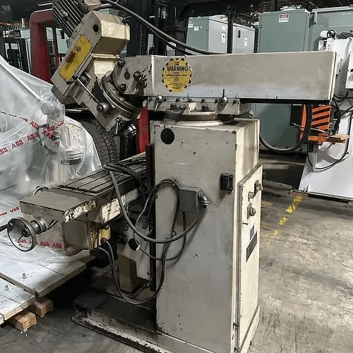 TOS KURIM FINESA UNIVERSAL MILLING MACHINE 40 TAPER SPINDLE 11.5"X49" TABLE POWER FEED X - MILLING MACHINES