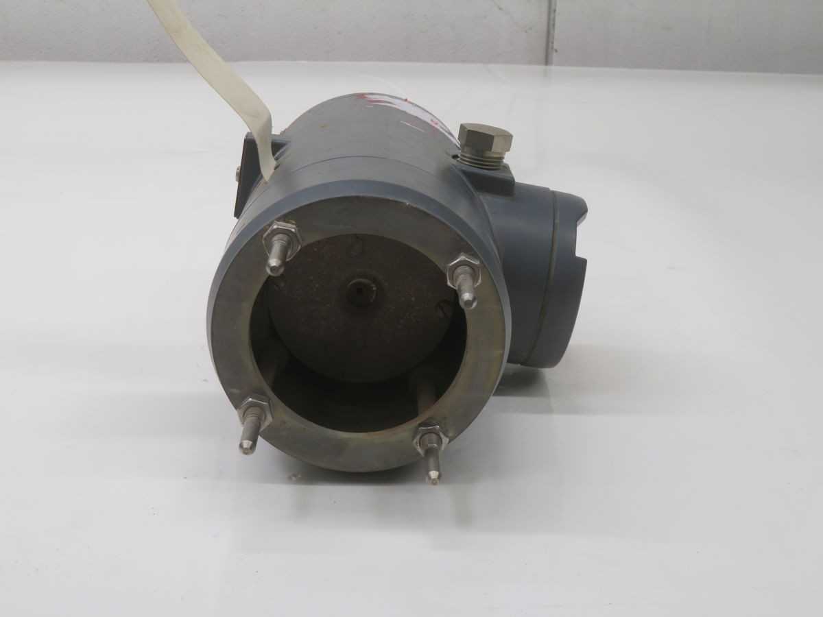 FISHER TYPE 2390 ELECTRONIC LIQUID LEVEL TRANSMITTER T268163 - LEVEL TRANSMITTER