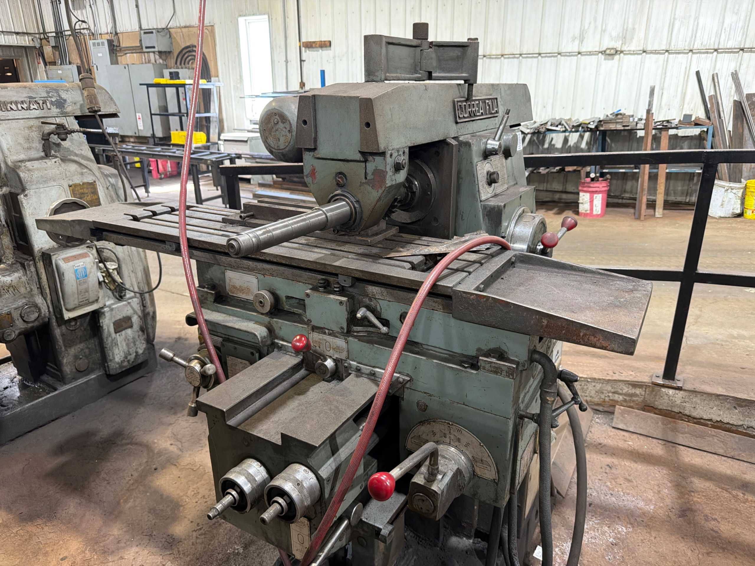 Correa F1UA Horizontal Milling Machine, 820X220X420MM, ISO 40 Taper, 1060X280MM Table - HORIZONTAL MILLING MACHINES