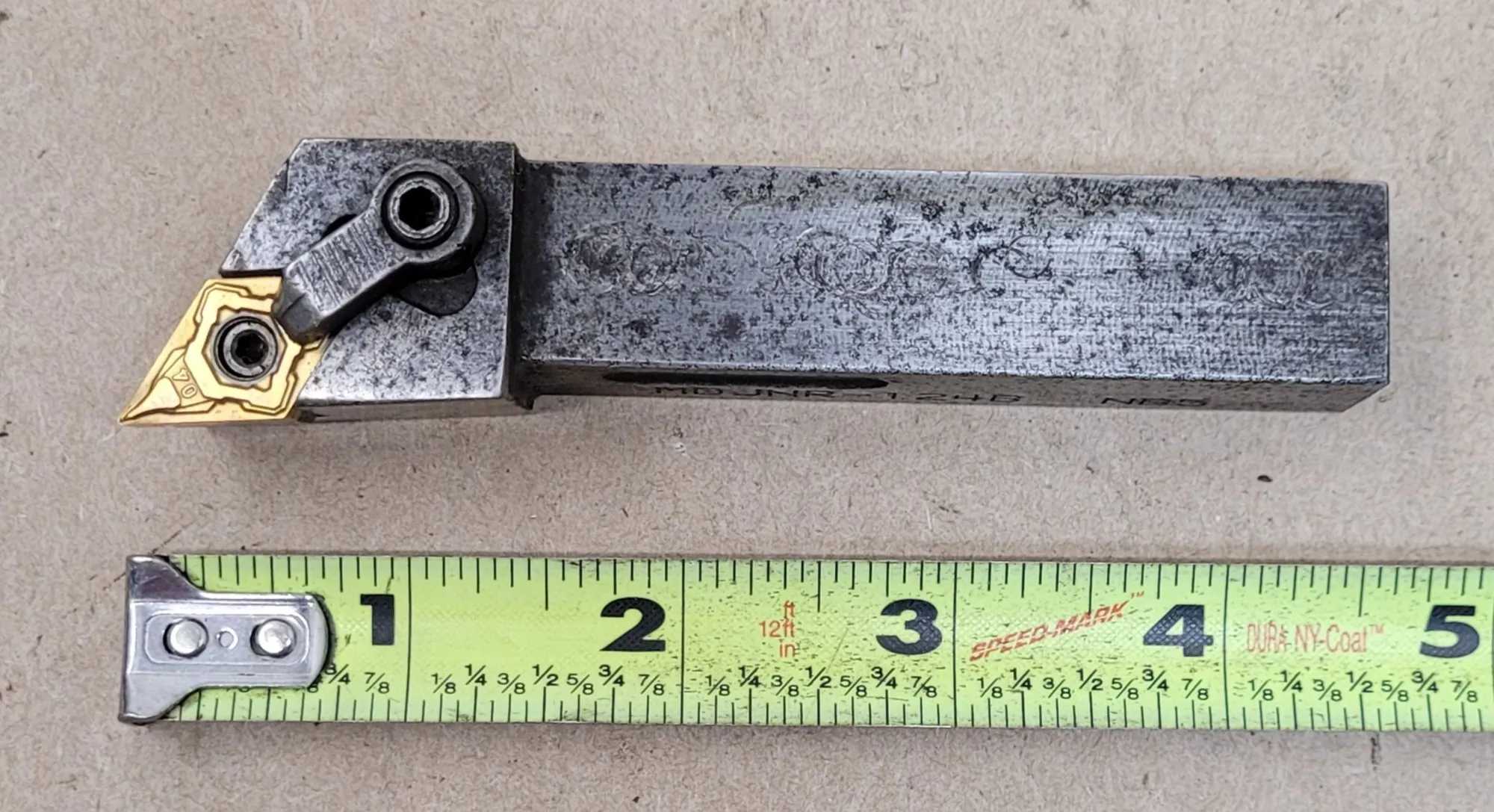 SHARS 250-301 CXA 1 QUICK CHANGE TOOL POST HOLDER (1/2"-3/4") W/ KENNAMETAL MDJNR-124B - MACHINING TOOLING & PARTS